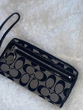 Coach Signature Canvas Zip Clutch Purse Small Wallet Bag Pink Interior